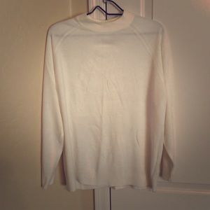 Awesome Mock Neck zipper sweater.🌟